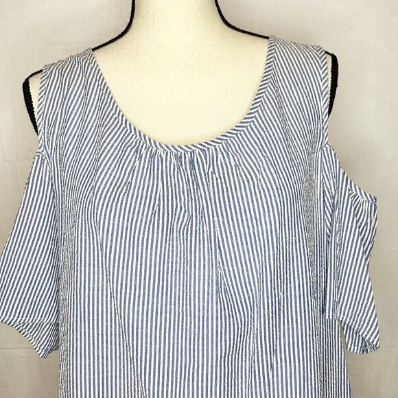 Vanilla Bay Blue White Striped Seersucker Cold-Shoulder Top Tunic Size L - Picture 2 of 7